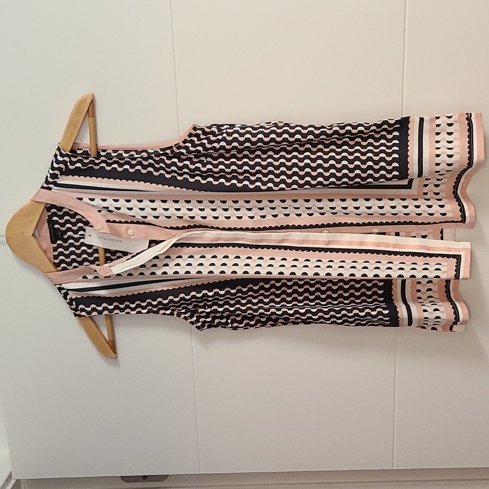 LAST CHANCE NWT Ann Taylor Pink & Navy Sleeveless Blouse